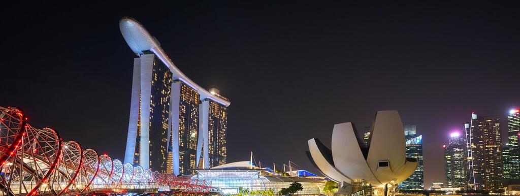 Singapore på natten